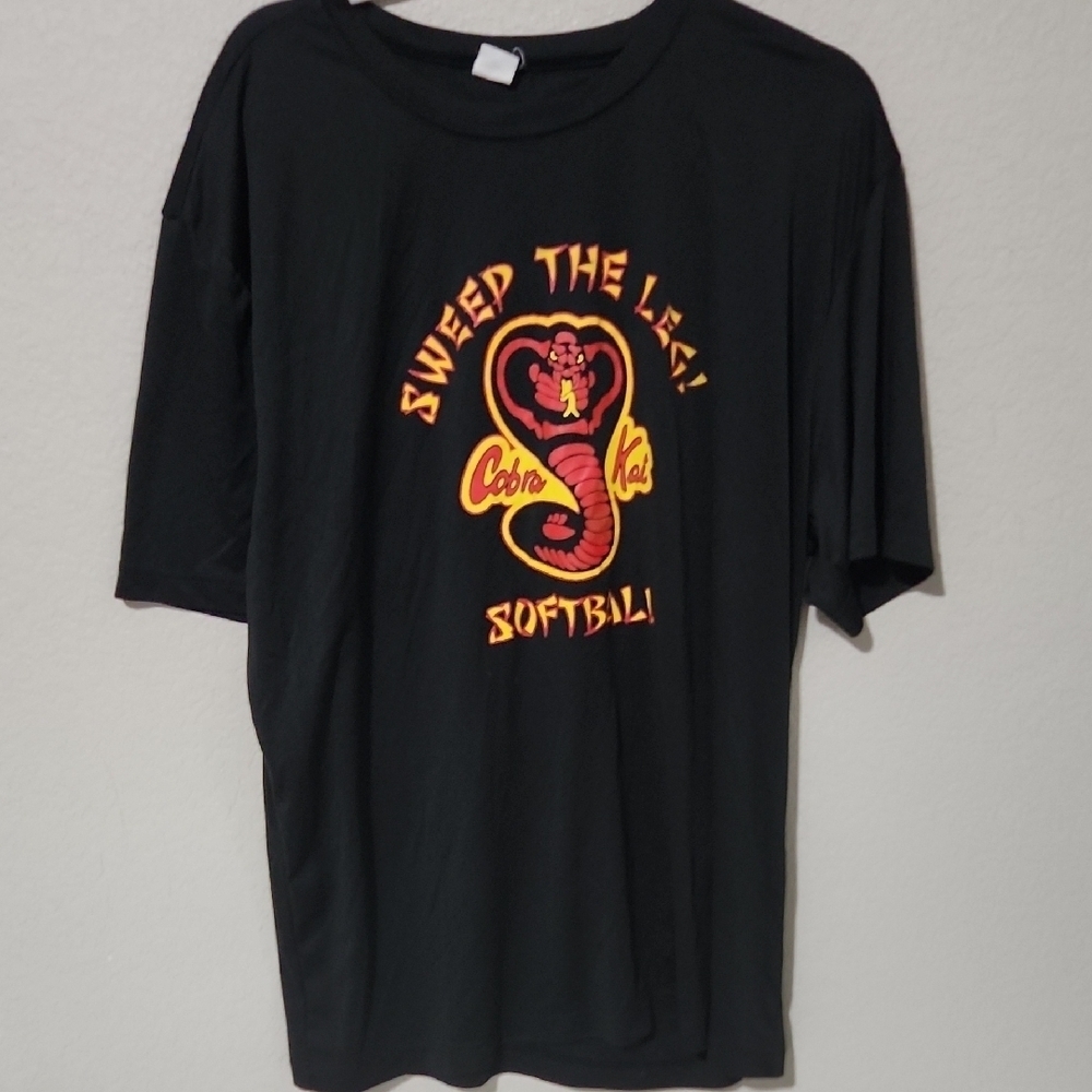 Cobra Kai Softball T-Shirt Sweep The Leg Graphic Black 2XL Athletic